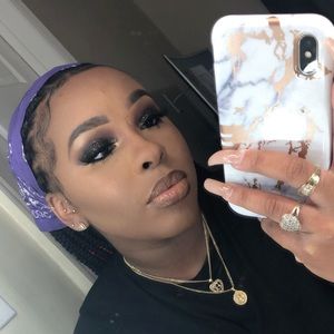 Meet your Posher, Ahjah